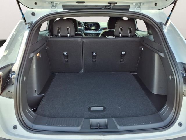 New 2026 Chevrolet Trax RS w/ Sunroof Package image 22