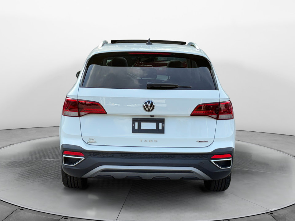 Used 2023 Volkswagen Taos SE w/ Panoramic Sunroof Package AWD/4WD image 6