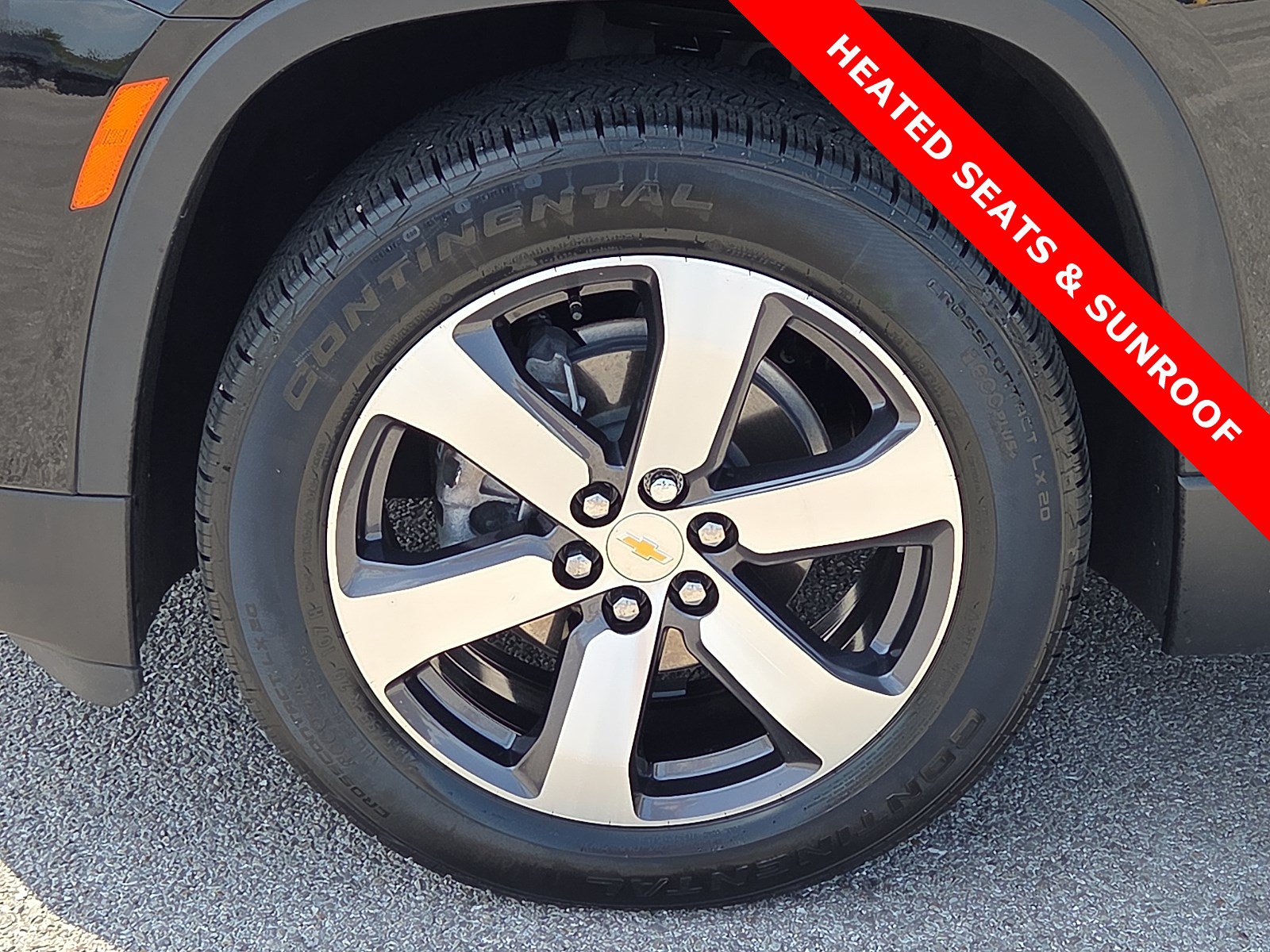 Used 2023 Chevrolet Traverse LT w/ LT Premium Package FWD image 7