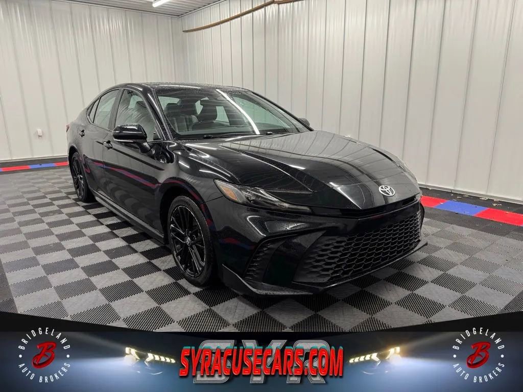 Used 2025 Toyota Camry SE