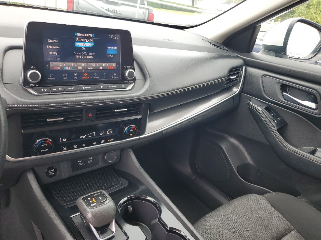 Used 2024 Nissan Rogue SV FWD image 24