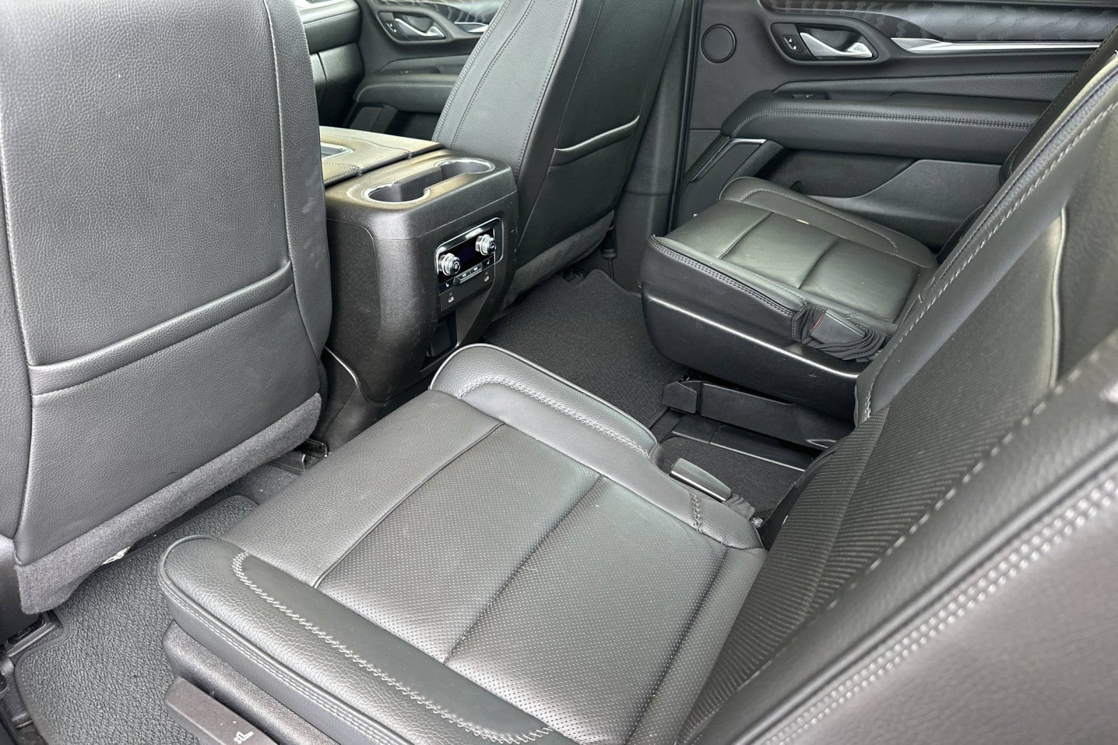 Used 2022 GMC Yukon Denali AWD/4WD image 14