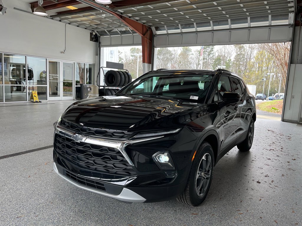 Used 2024 Chevrolet Blazer LT w/ Convenience Package image 4