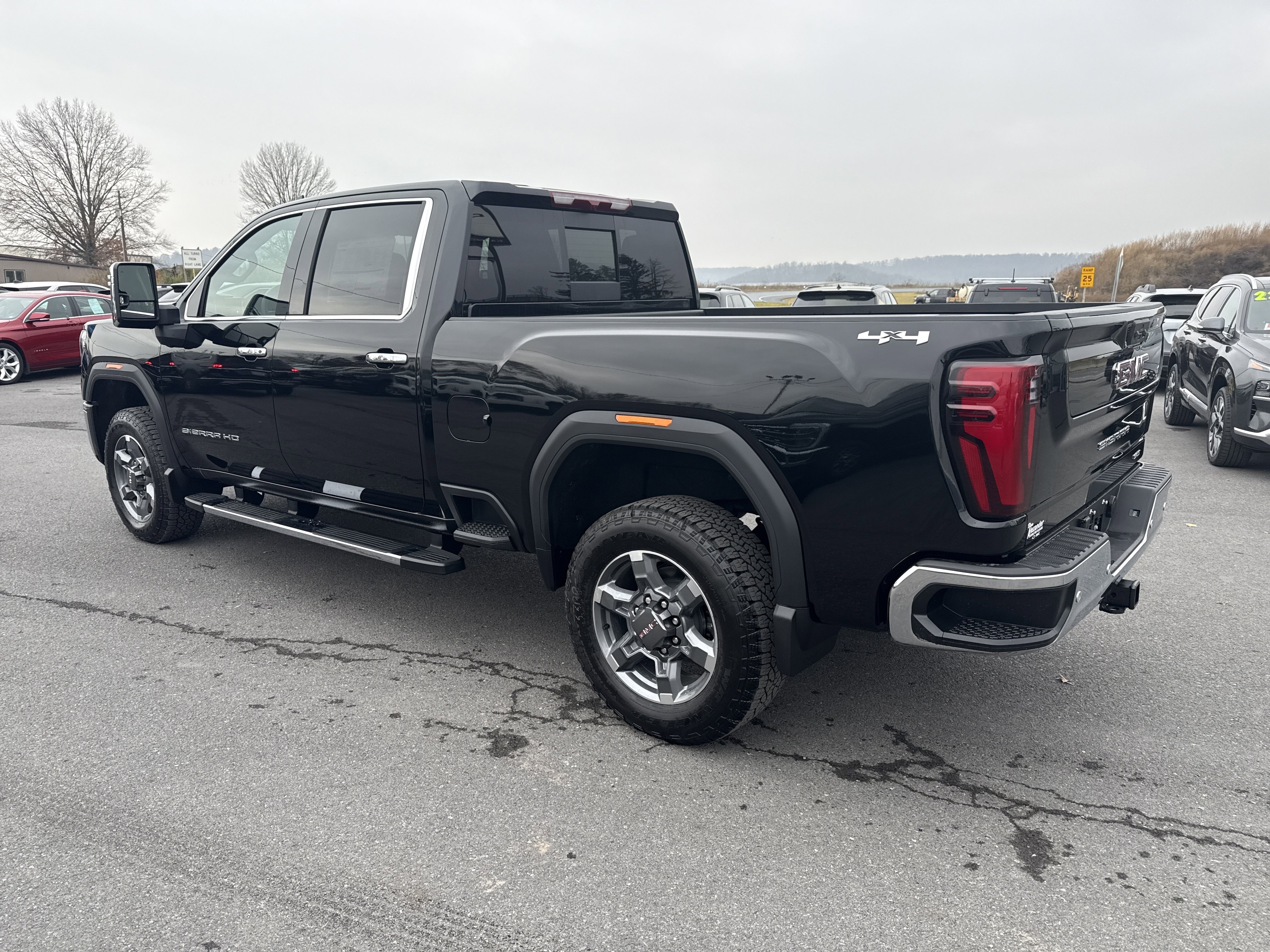 New 2026 GMC Sierra 2500 SLT w/ SLT Convenience Package image 6