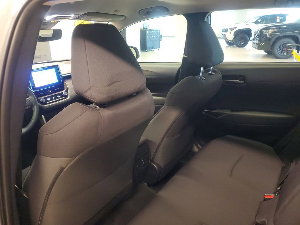 Used 2024 Toyota Corolla Cross LE image 11