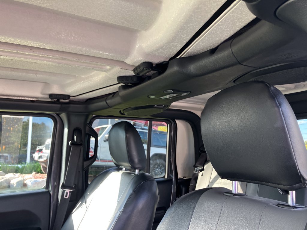 Used 2020 Jeep Gladiator Rubicon w/ Safety Group AWD/4WD image 22