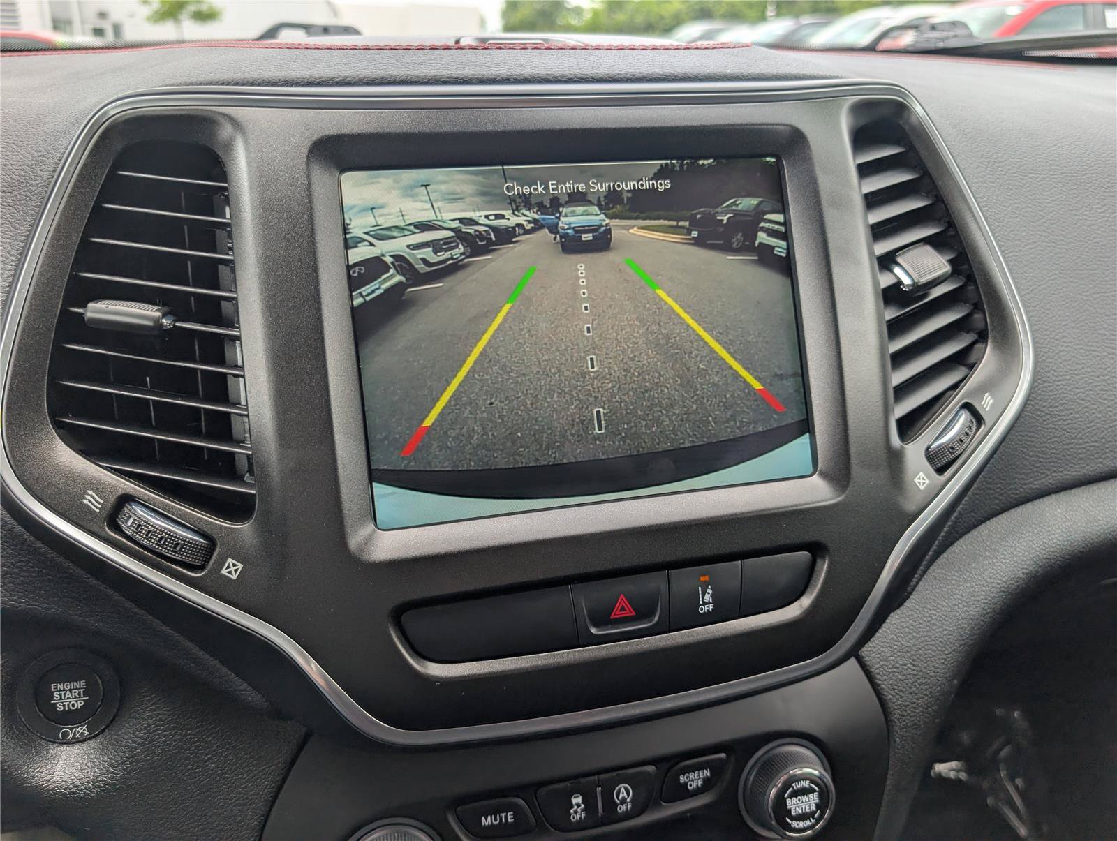 Used 2022 Jeep Cherokee Trailhawk w/ Sound & Nav Group AWD/4WD image 30