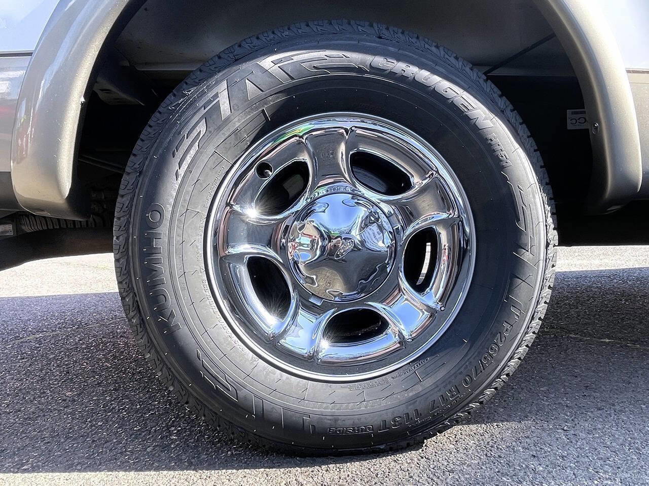 Used 2003 Ford F150 Lariat RWD image 16