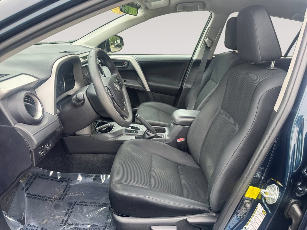 Used 2017 Toyota RAV4 LE AWD/4WD image 9