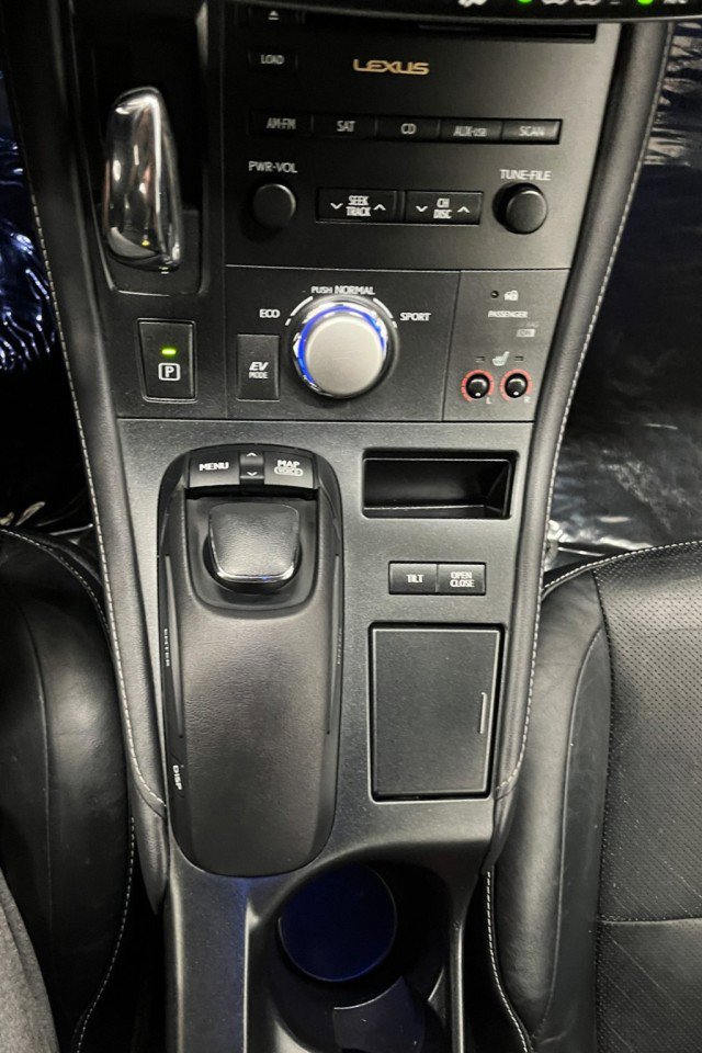 Used 2011 Lexus CT 200h Premium w/ Leather Pkg image 25