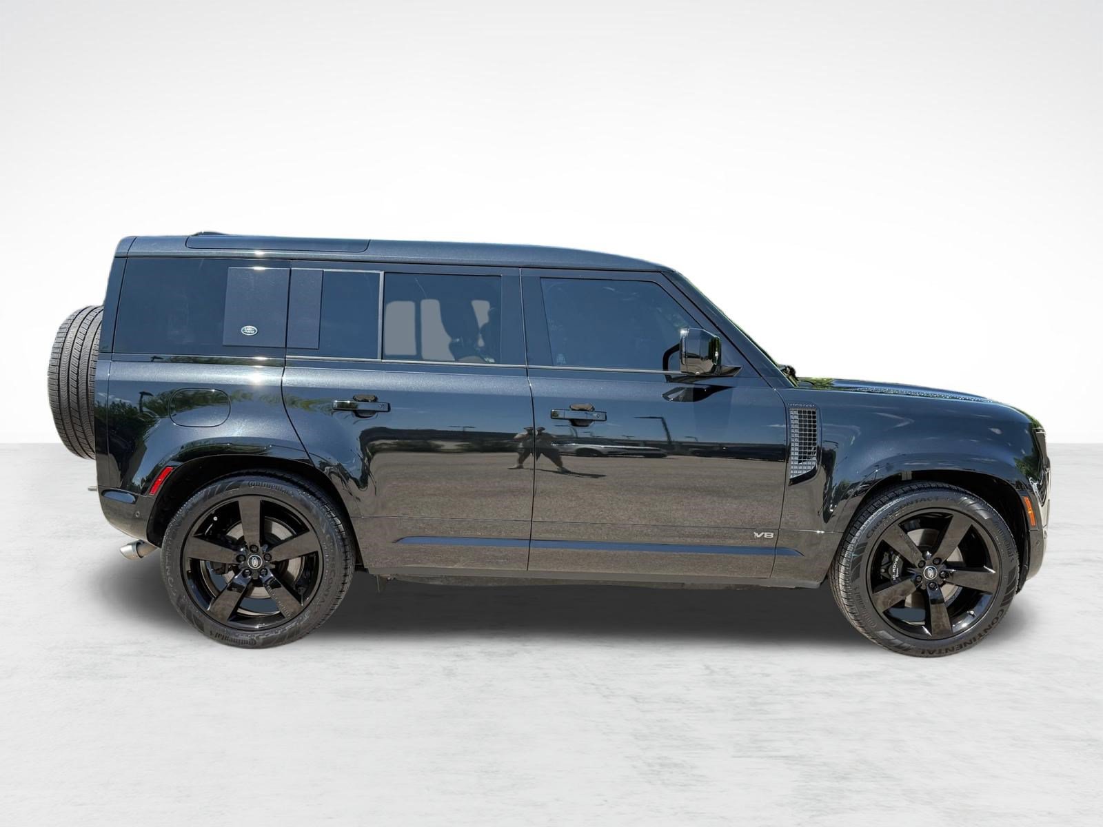 Used 2023 Land Rover Defender 110 V8 AWD/4WD image 8
