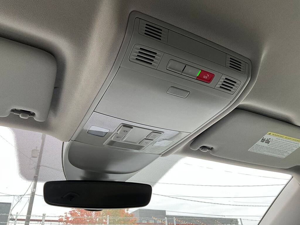 New 2025 Volkswagen Taos SE image 16