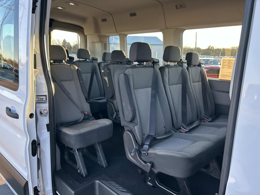 Used 2023 Ford Transit 350 XLT image 17