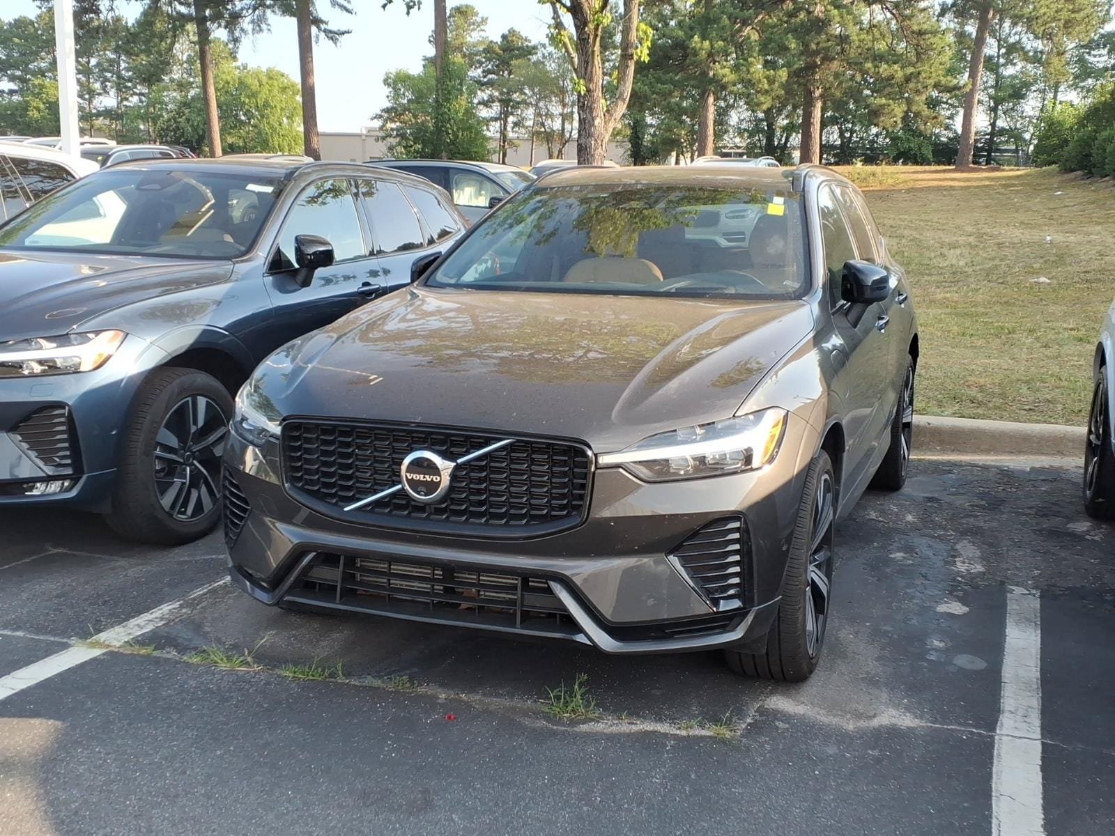 Certified 2024 Volvo XC60 T8 Ultimate w/ Protection Package Premier AWD/4WD image 4