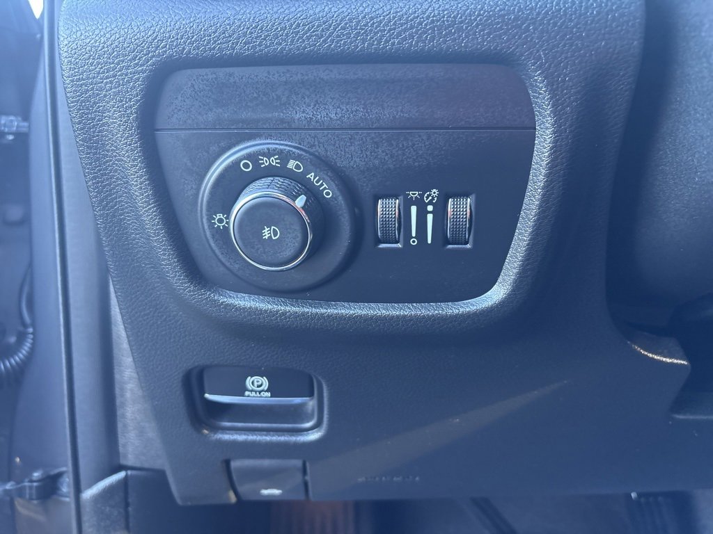 Used 2022 Jeep Grand Cherokee L Limited image 23