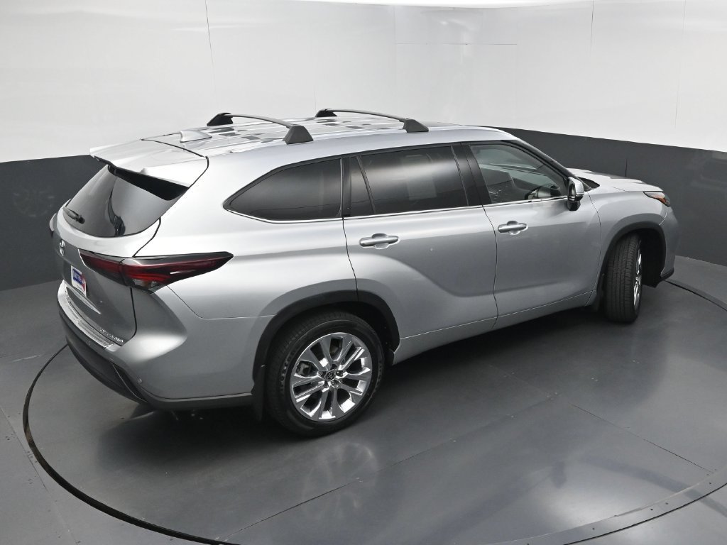 Used 2024 Toyota Highlander Limited AWD/4WD image 38