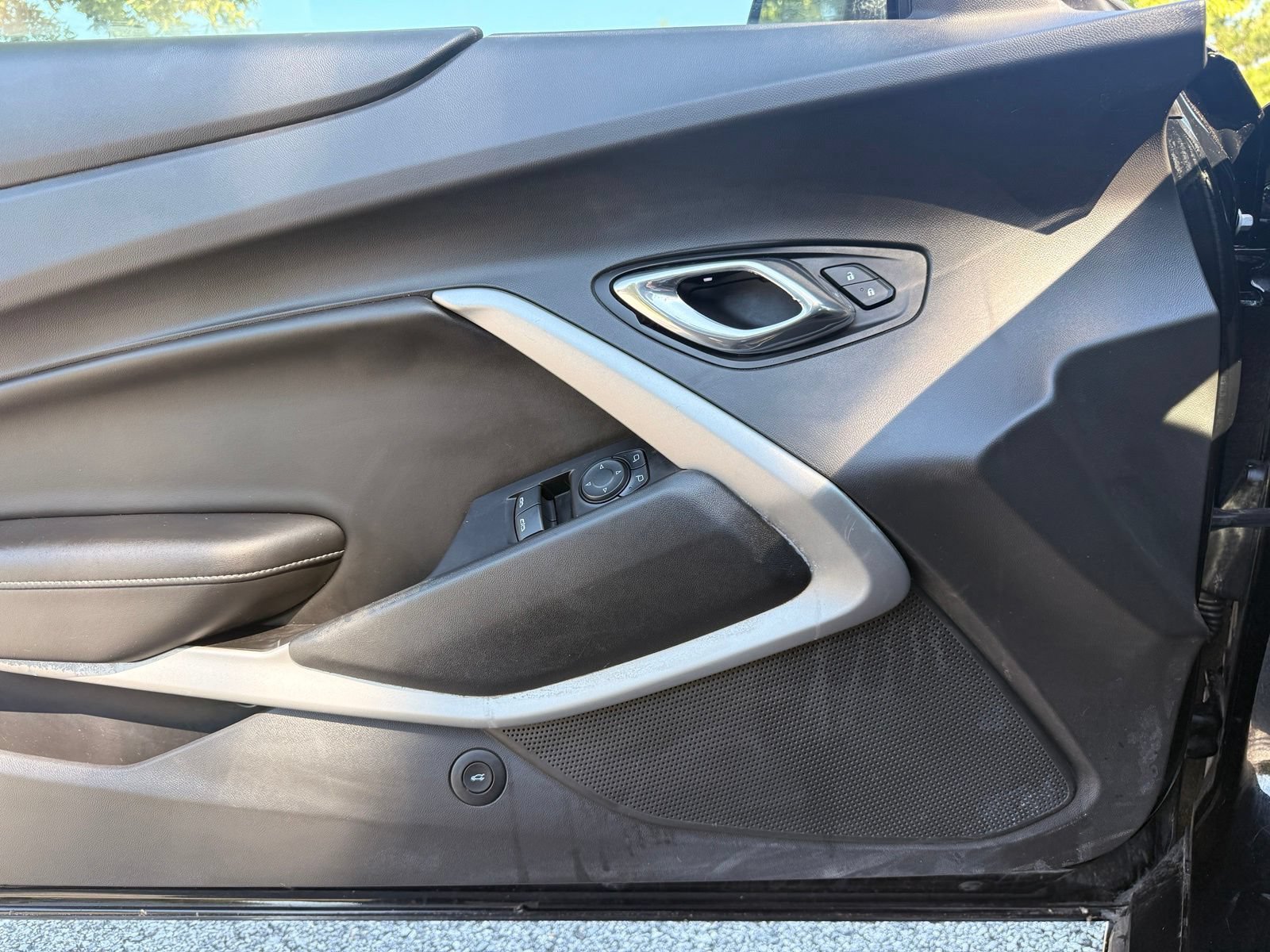 Used 2017 Chevrolet Camaro LT RWD image 41