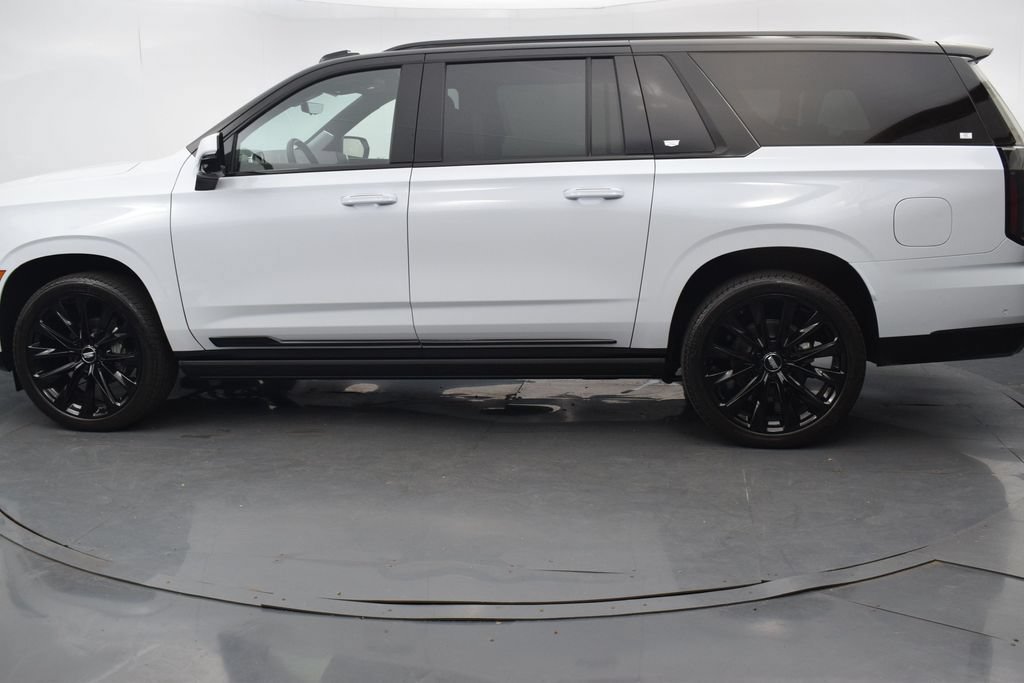 Certified 2026 Cadillac Escalade ESV Platinum Sport w/ LPO, ONYX Package AWD/4WD image 2
