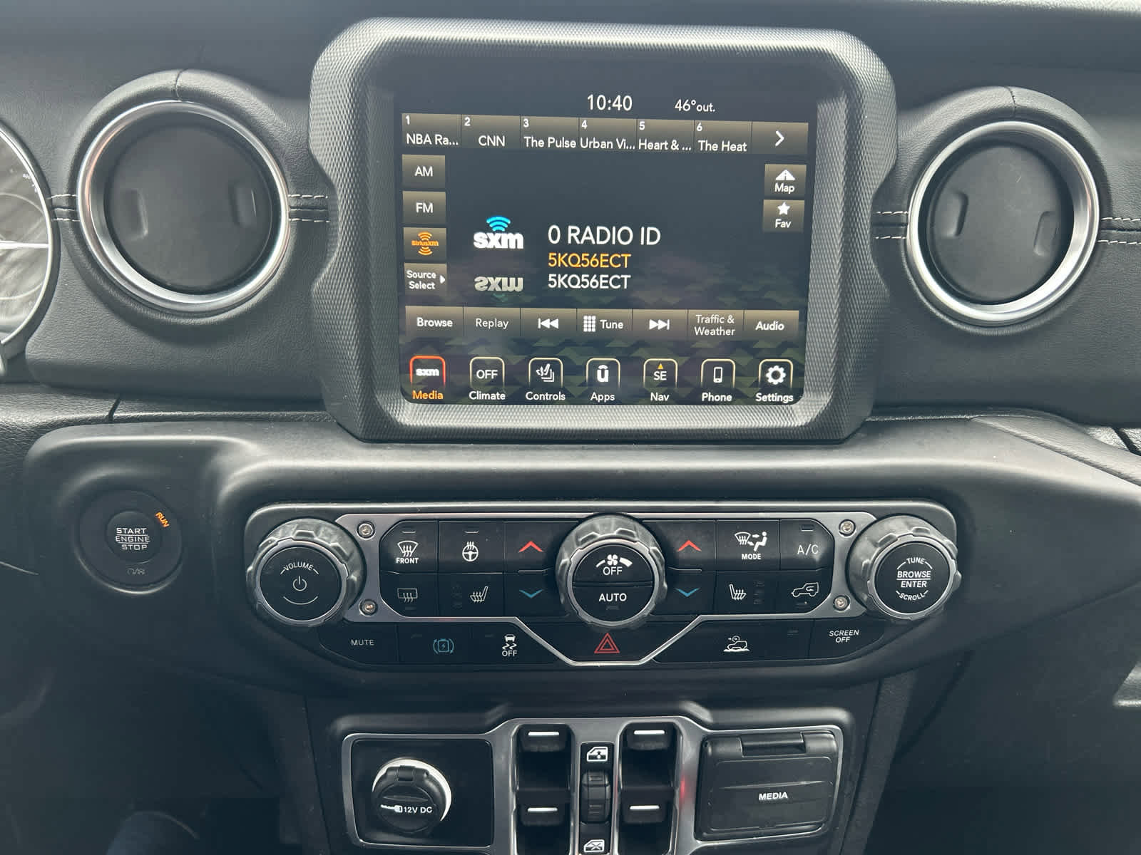 Used 2022 Jeep Wrangler Unlimited Sahara w/ Cold Weather Group image 25