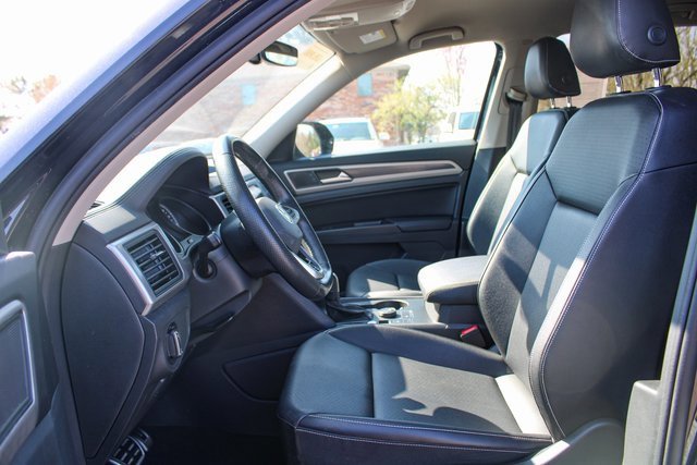 Used 2021 Volkswagen Atlas SE w/ Towing Package image 12