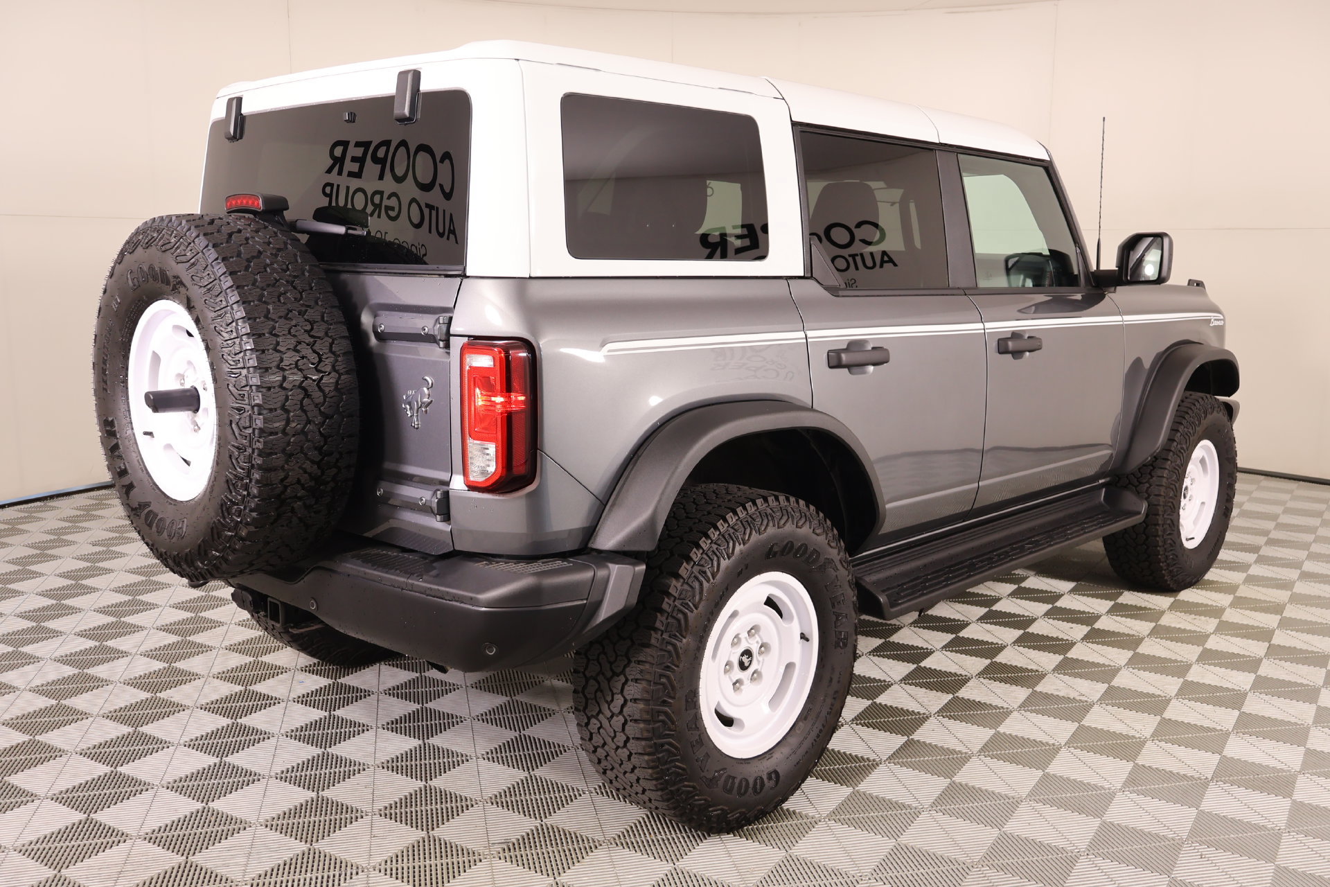 Used 2025 Ford Bronco Heritage Edition AWD/4WD image 22