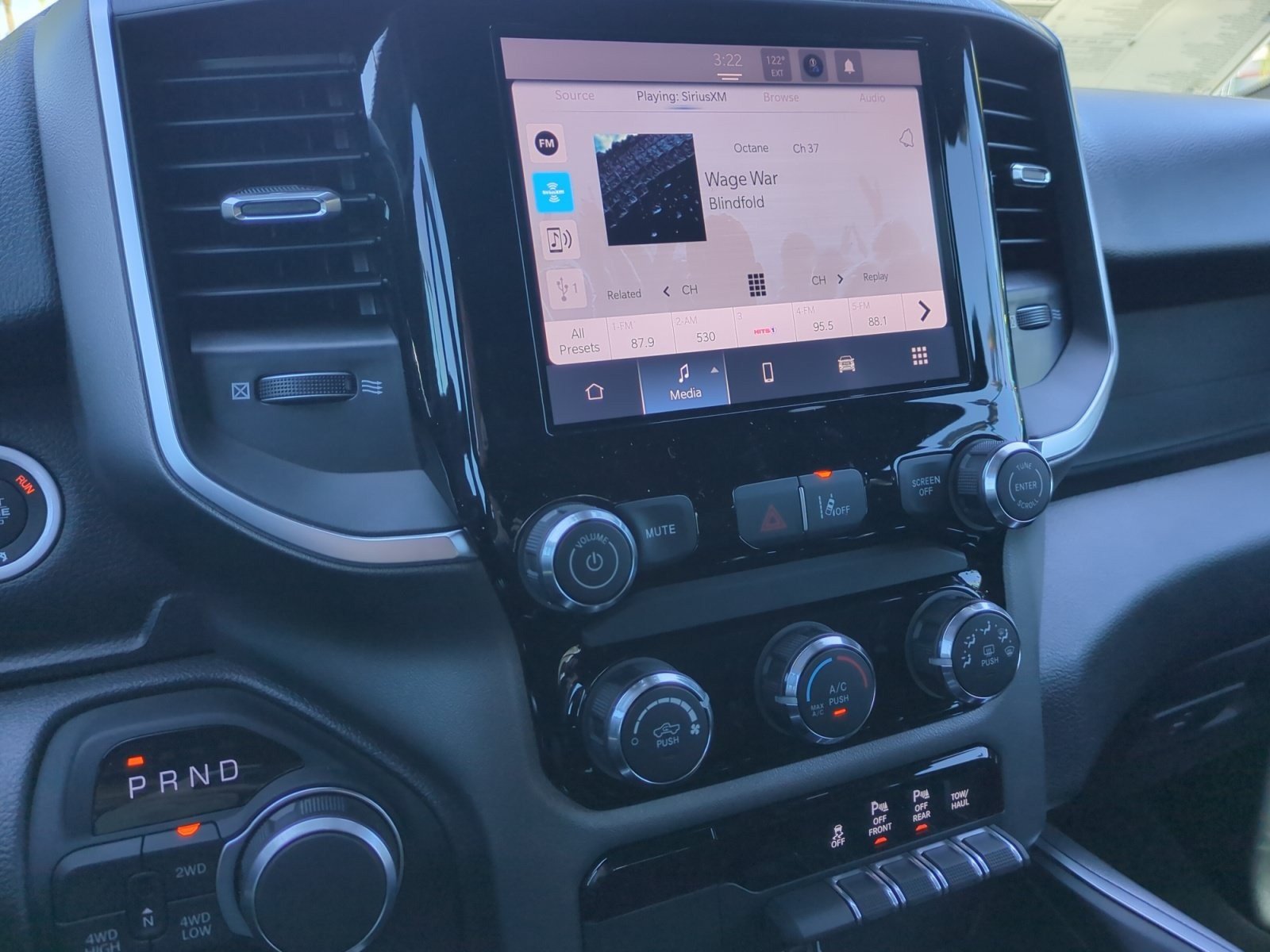 New 2026 RAM 1500 Express AWD/4WD image 12