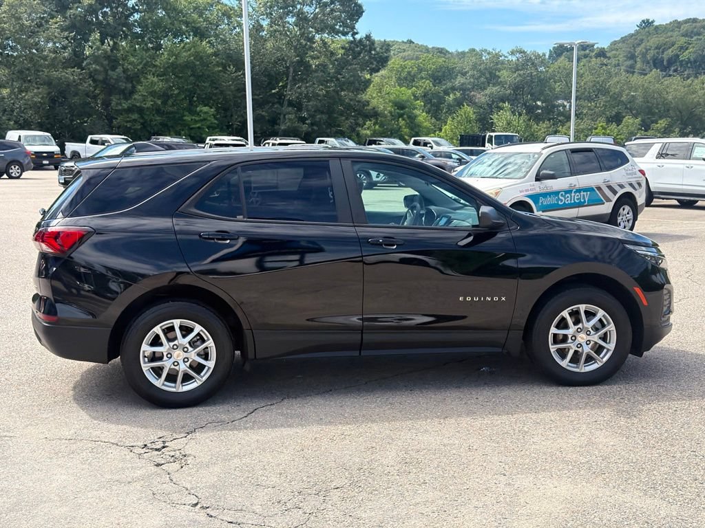 Used 2023 Chevrolet Equinox LS w/ LS Convenience Package AWD/4WD image 7