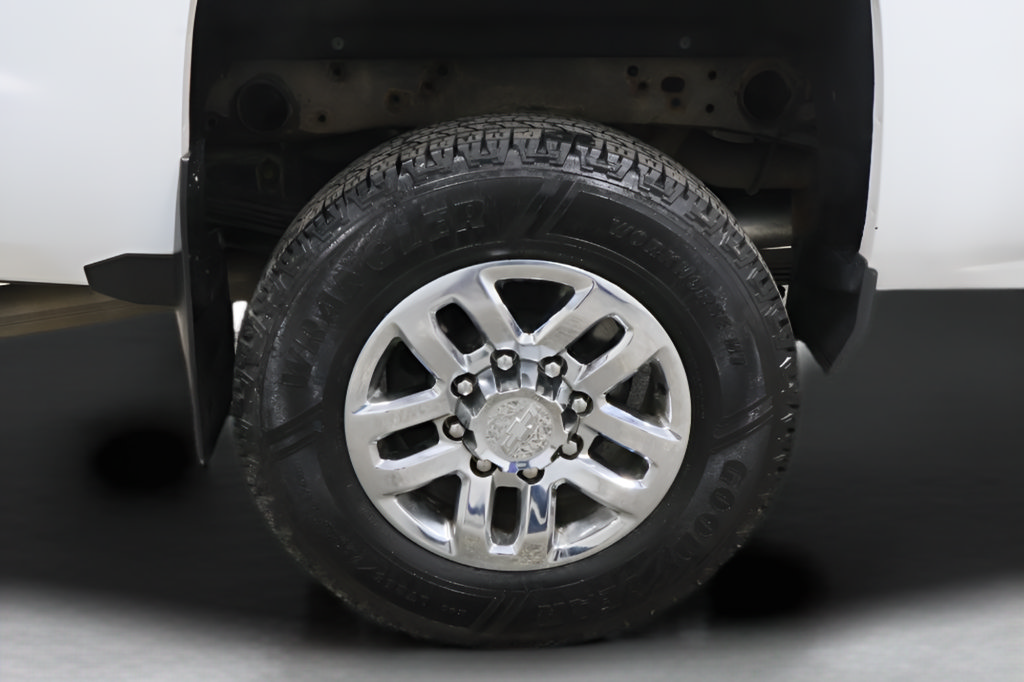 Used 2017 Chevrolet Silverado 2500 LT w/ LT Convenience Package AWD/4WD image 31