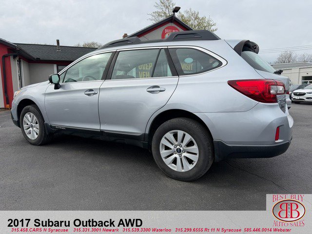 Used 2017 Subaru Outback 2.5i AWD/4WD image 9