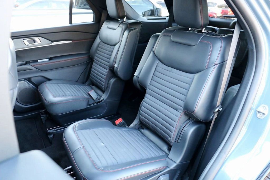 New 2026 Ford Explorer ST-Line w/ ST-Line Street Pack image 19