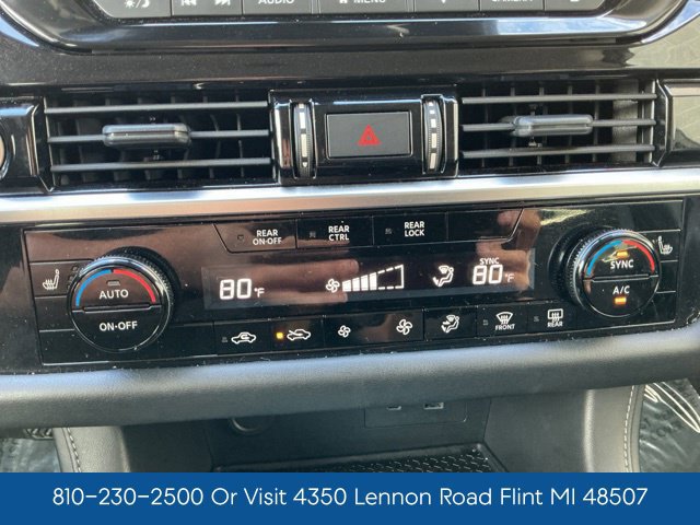 Used 2024 Nissan Pathfinder SV FWD image 26