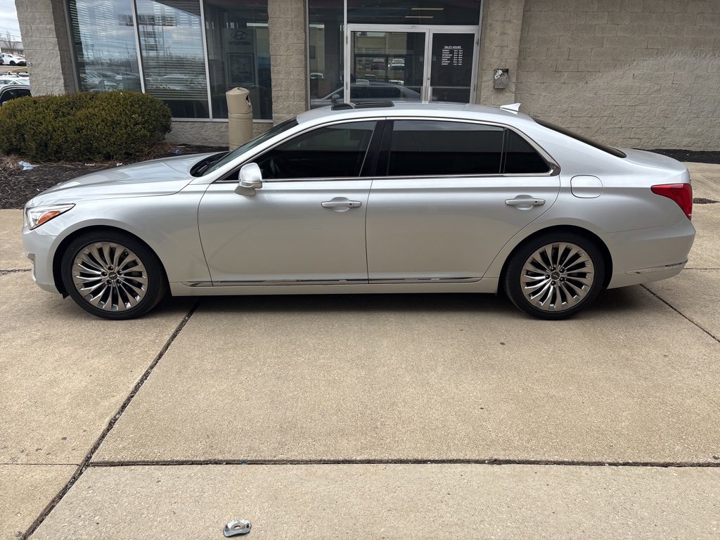 Used 2018 Genesis G90 3.3T Premium image 2