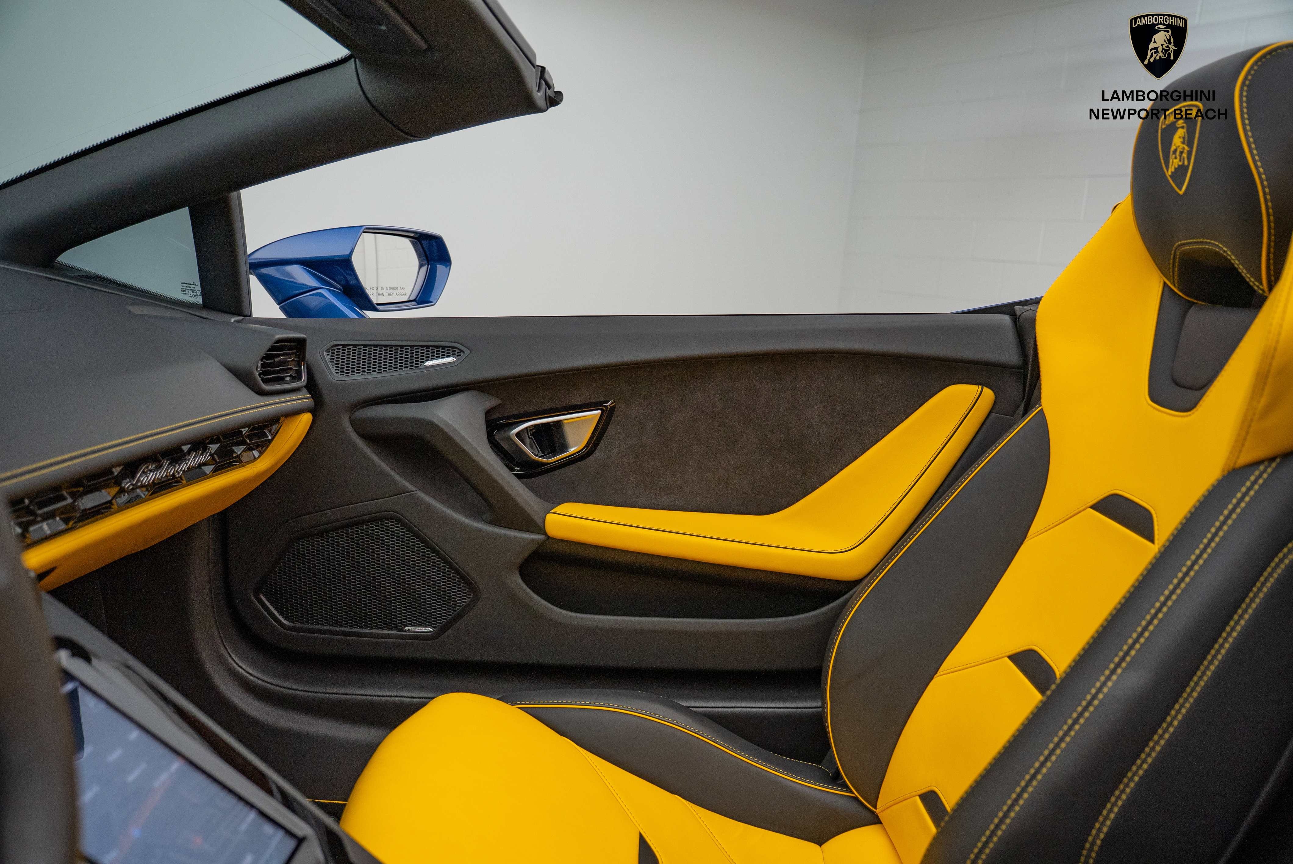 Used 2023 Lamborghini Huracan EVO image 36