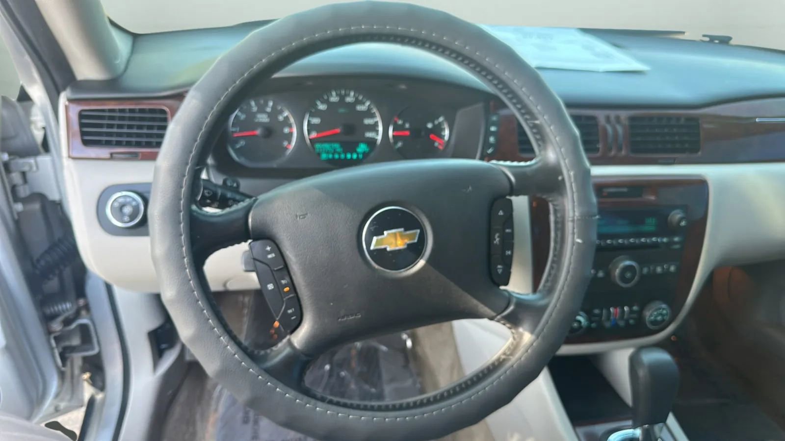 Used 2011 Chevrolet Impala LT w/ Luxury Edition Package FWD image 26