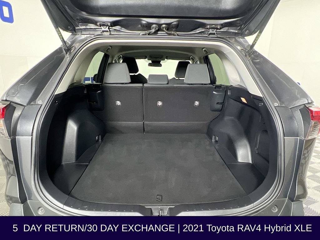Used 2021 Toyota RAV4 XLE AWD/4WD image 28
