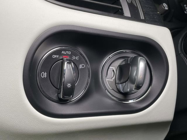 New 2026 Porsche Macan GTS image 40