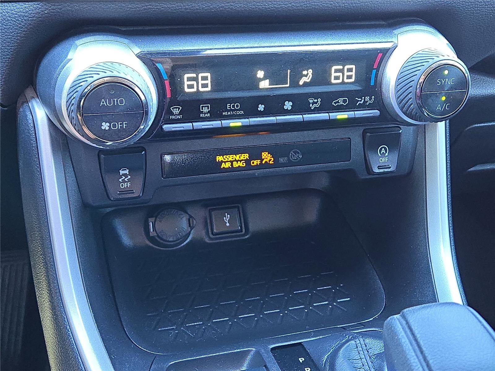 Used 2022 Toyota RAV4 XLE image 26