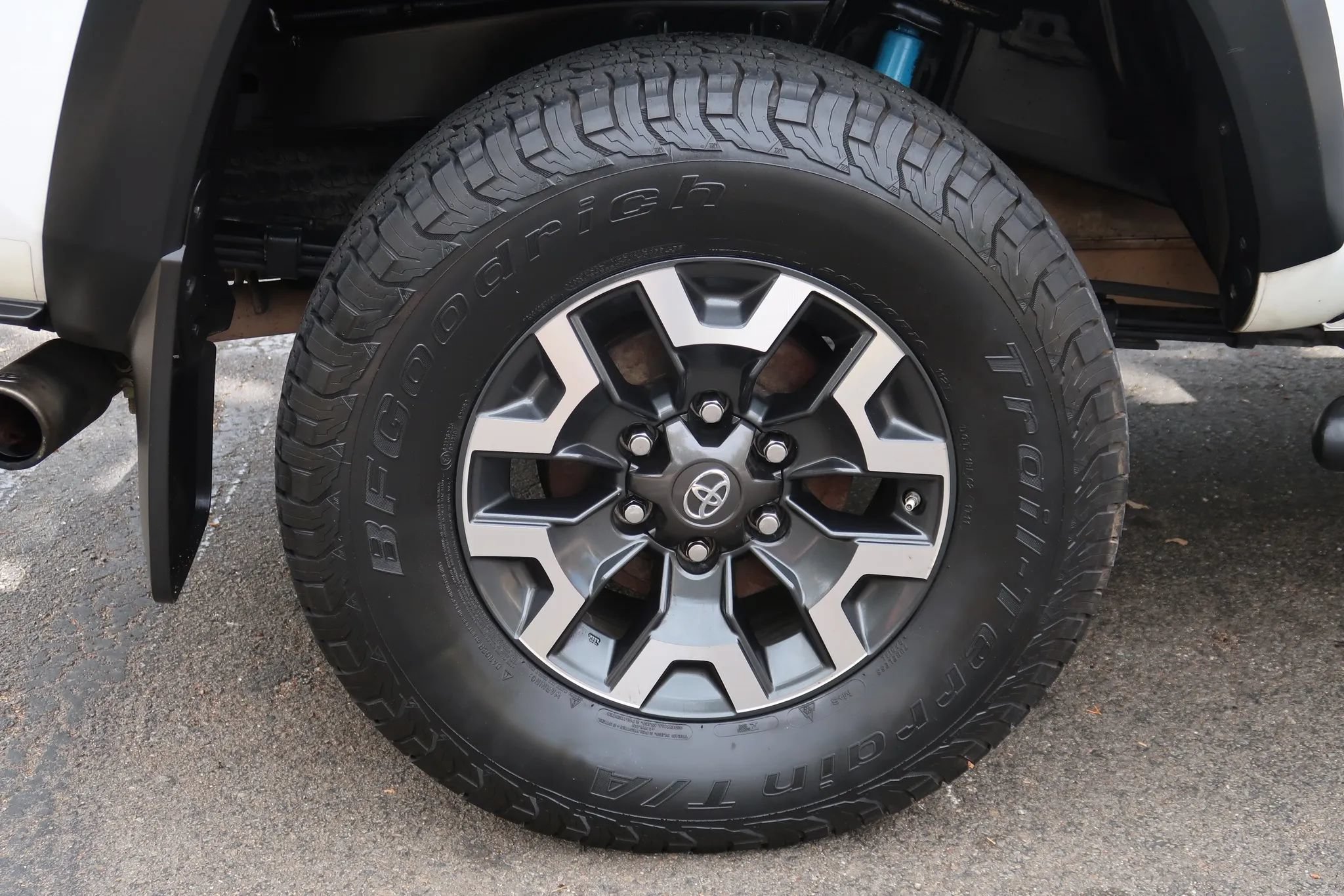 Used 2017 Toyota Tacoma TRD Off-Road RWD image 10