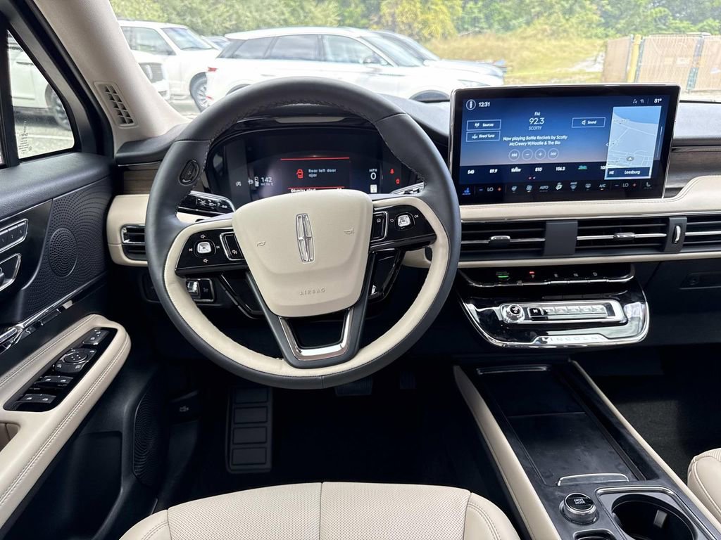 New 2025 Lincoln Corsair Reserve image 17