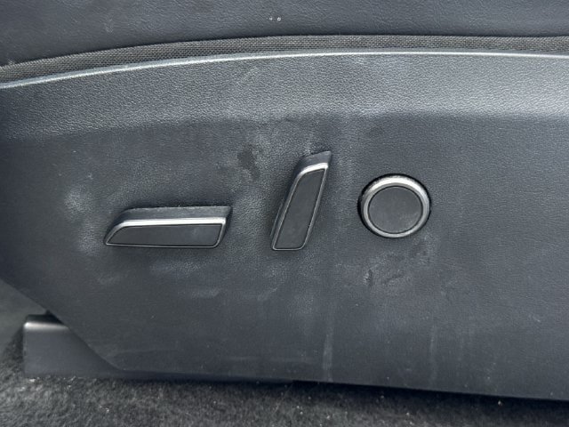 Used 2023 Tesla Model Y Long Range AWD/4WD image 22