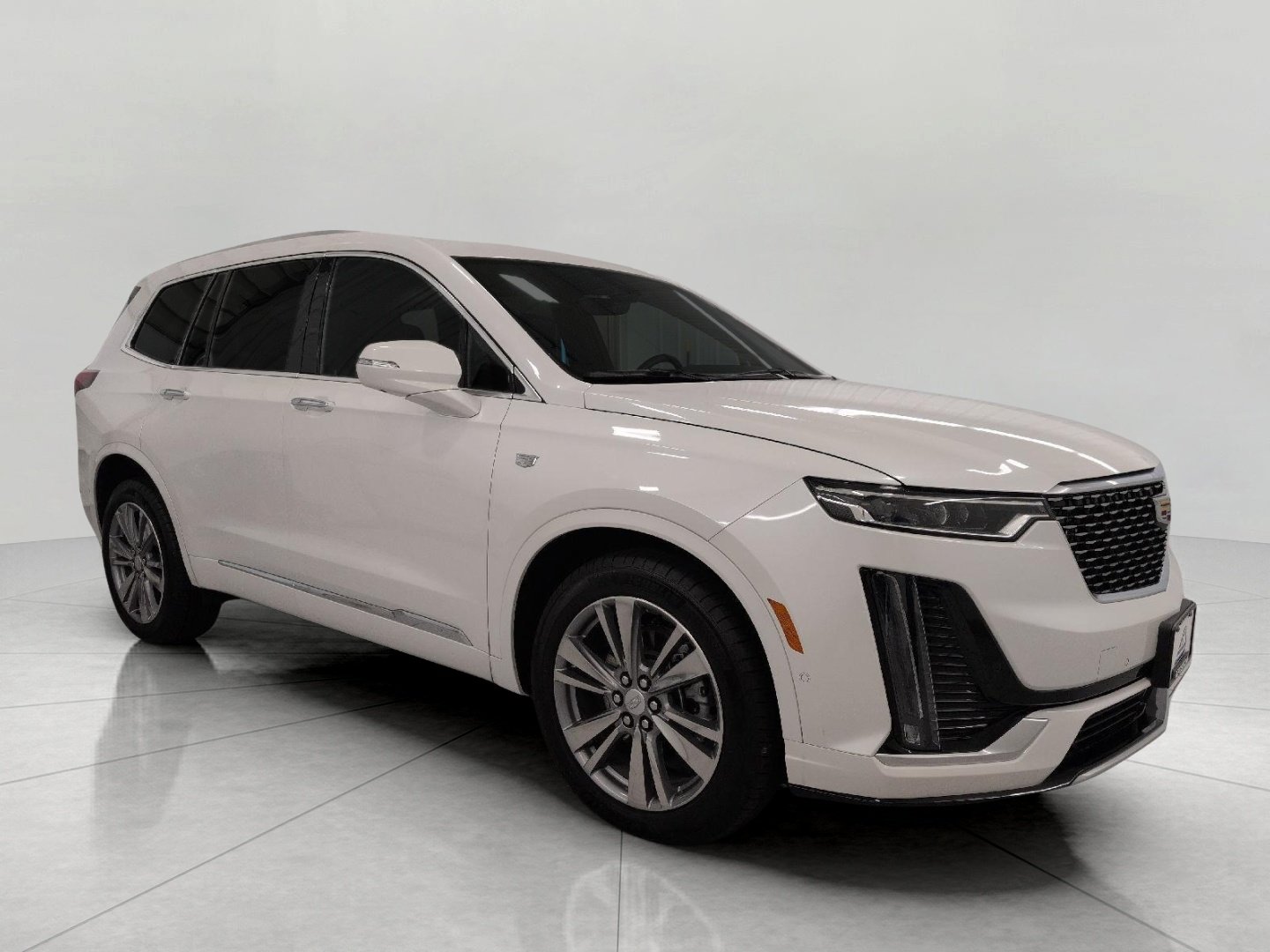 Certified 2025 Cadillac XT6 Premium Luxury w/ Technology Package AWD/4WD image 1