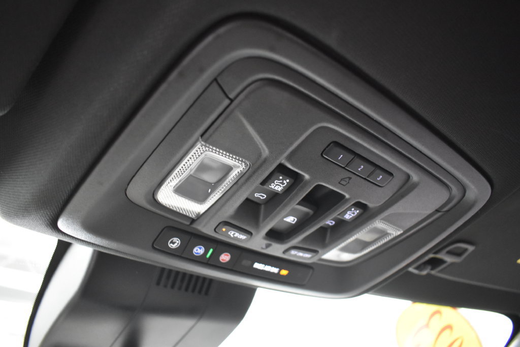 Used 2023 Chevrolet Silverado 1500 ZR2 w/ Technology Package AWD/4WD image 32