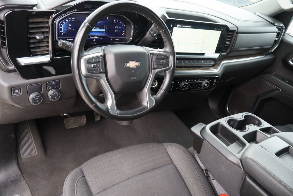 Used 2025 Chevrolet Silverado 1500 LT RWD image 11