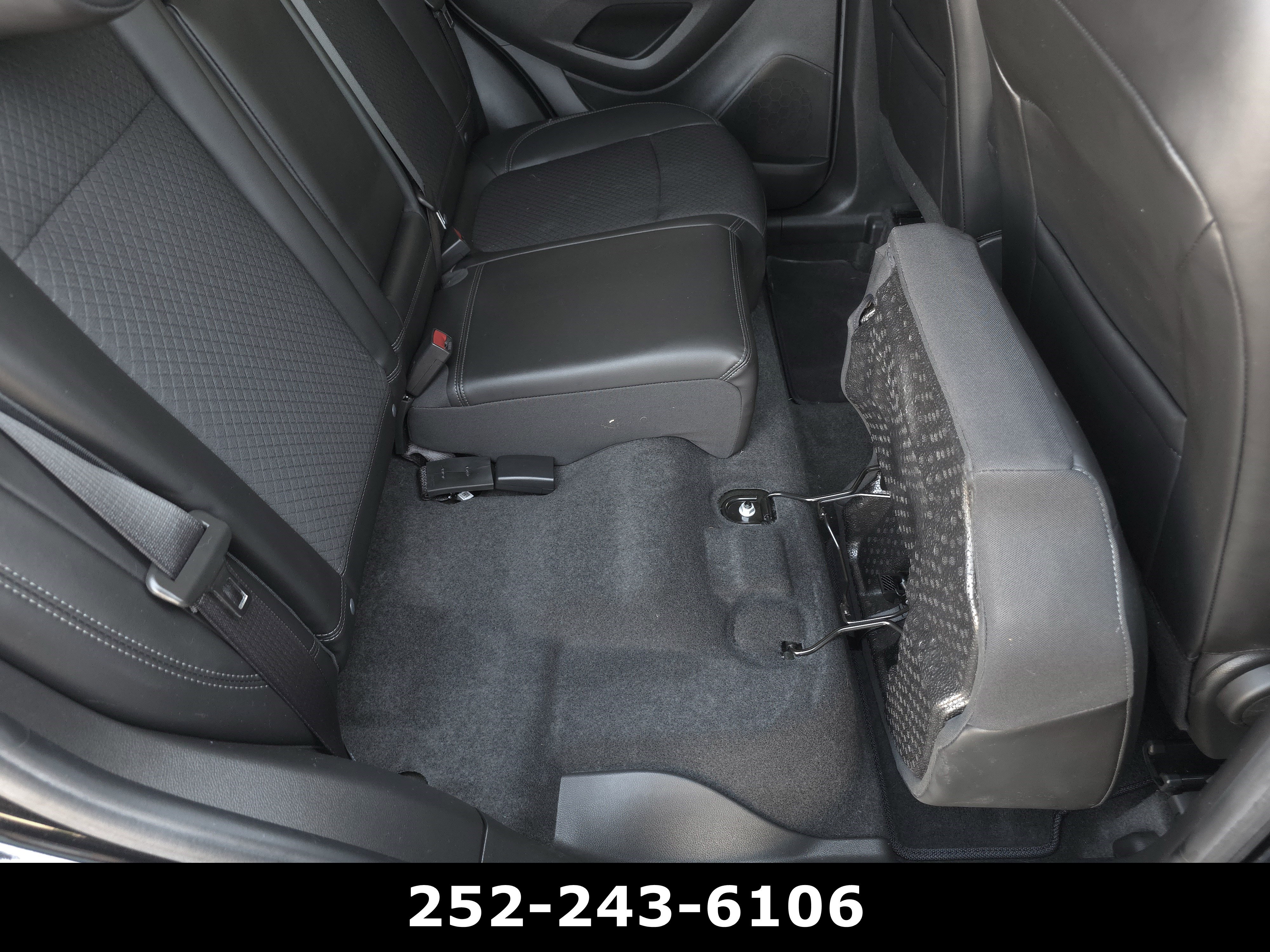 Used 2022 Buick Encore Preferred w/ Safety Package FWD image 33