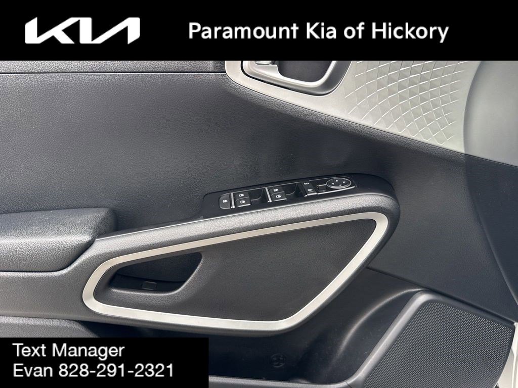 Used 2021 Kia Soul LX image 13