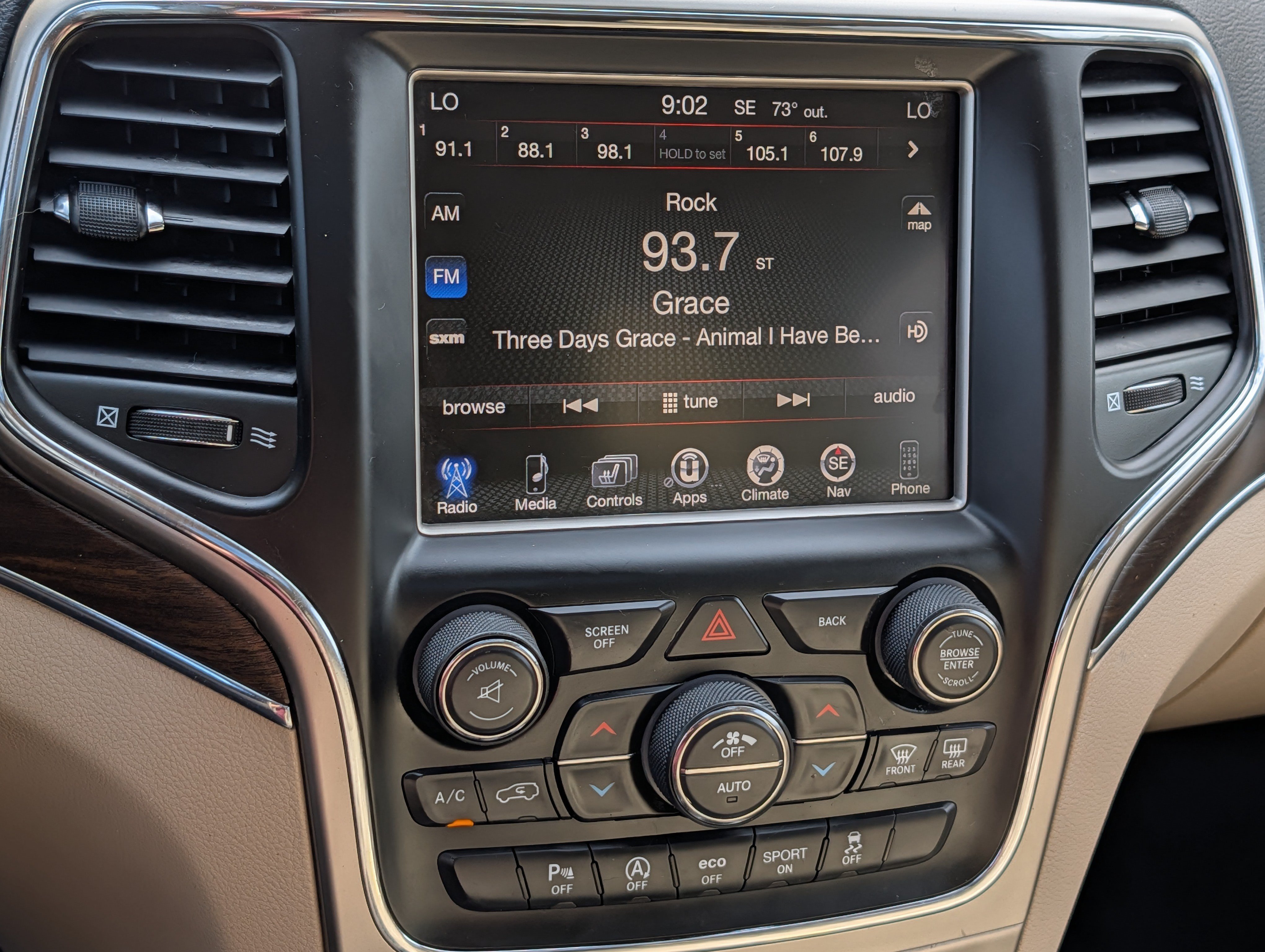 Used 2016 Jeep Grand Cherokee Limited AWD/4WD image 22