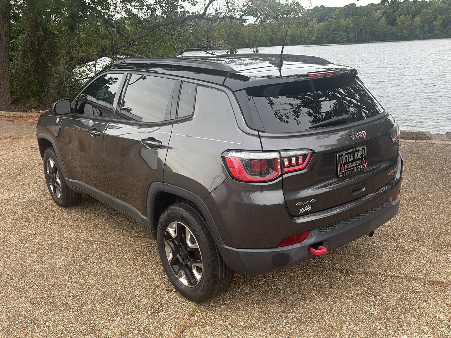 Used 2017 Jeep Compass Trailhawk w/ Popular Equipment Group AWD/4WD image 9