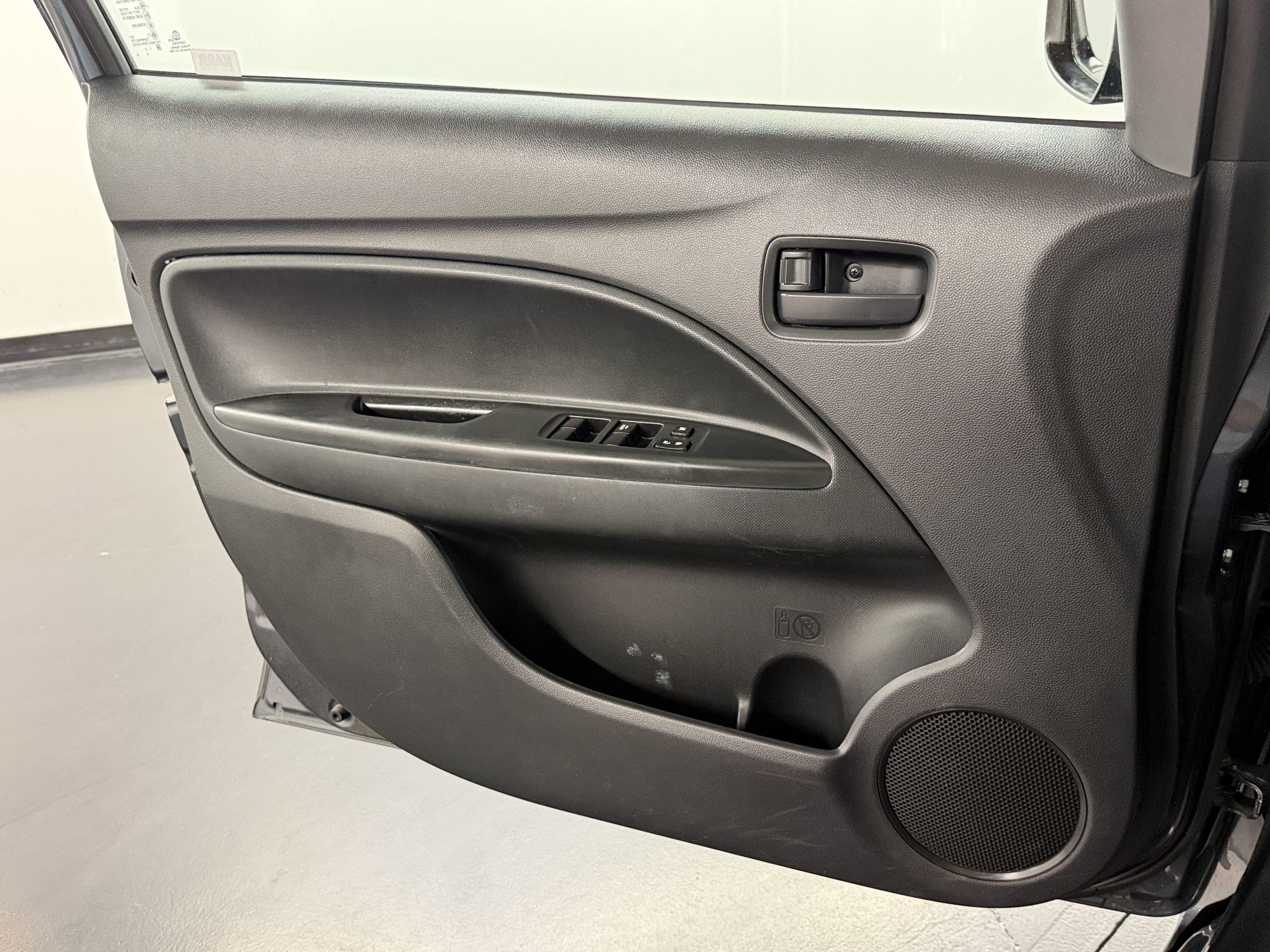 Used 2024 Mitsubishi Mirage ES FWD image 14