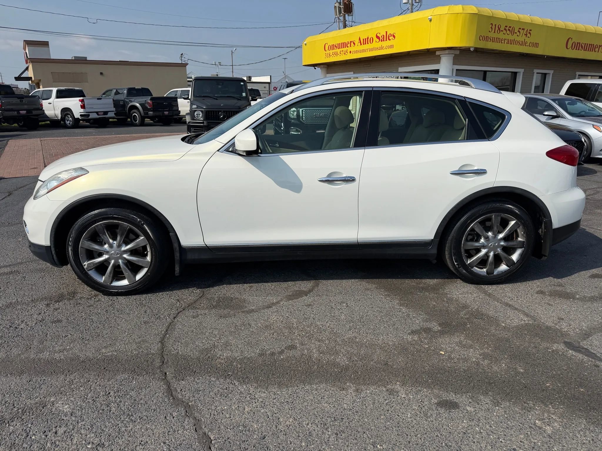 Used 2012 INFINITI EX35 Journey w/ Premium Pkg image 2
