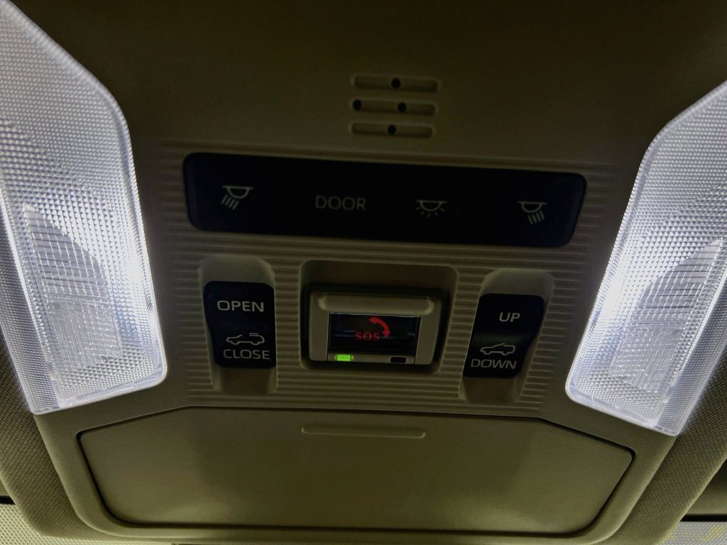 Used 2025 Toyota RAV4 XLE Premium FWD image 18